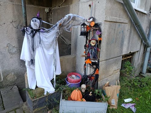 Planetky- Halloweenská procházka